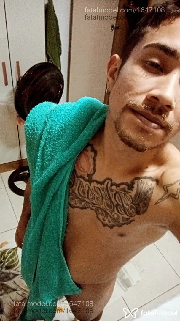 Acompanhante homem morena (o) de olhos castanhos - Morenoo
