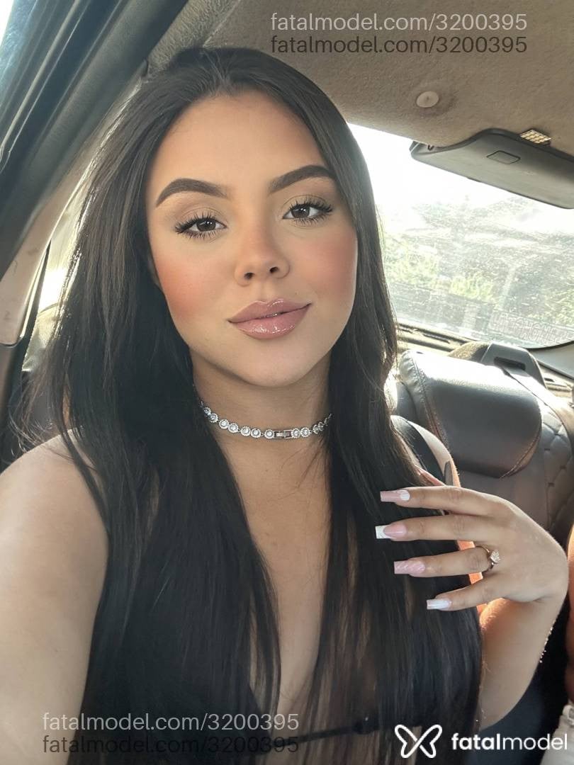 Acompanhante mulher morena (o) de olhos castanhos - Lavínia Tavares