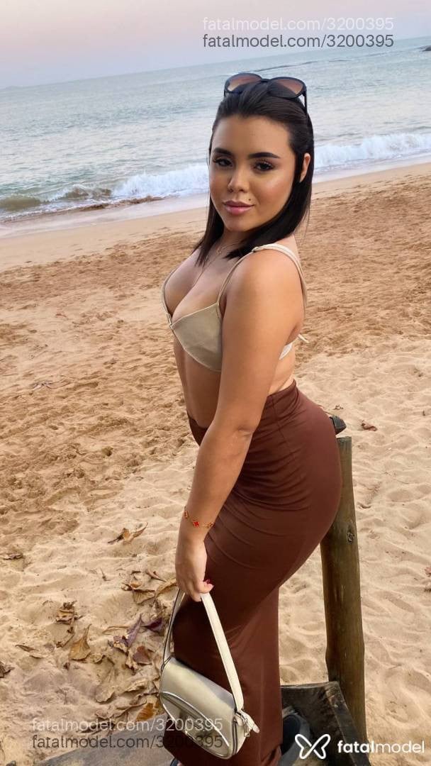 Acompanhante mulher morena (o) de olhos castanhos em Guarapari - Lavínia Tavares