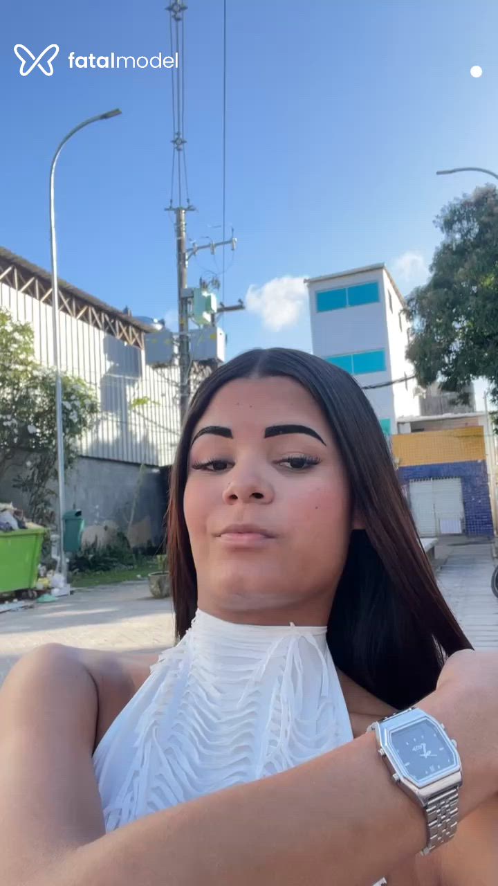Acompanhante mulher trans com cabelo castanho de olhos pretos - Kelly Angel