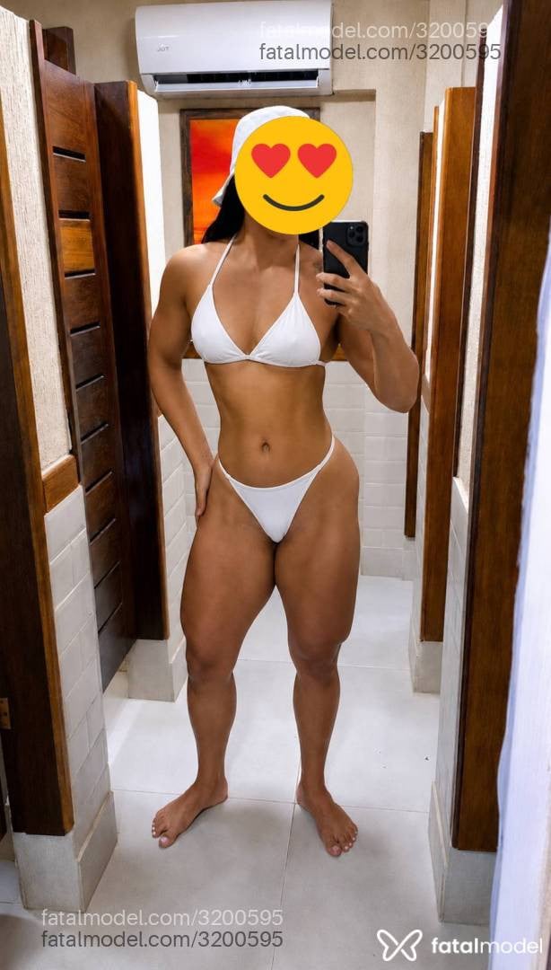 Acompanhante mulher morena (o) de olhos pretos - Livia Garcia