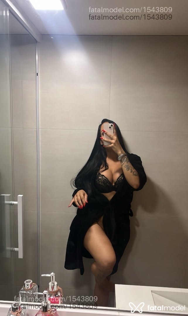Acompanhante mulher trans morena (o) de olhos castanhos - Isadora Vicente