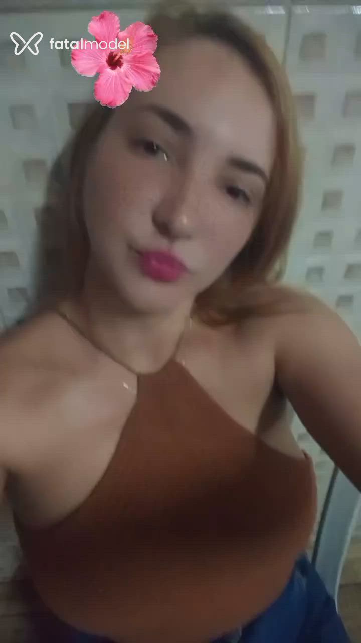 Acompanhante mulher loira (o) de olhos pretos - Aline Acompanhante mulher loira (o) de olhos pretos - Aline