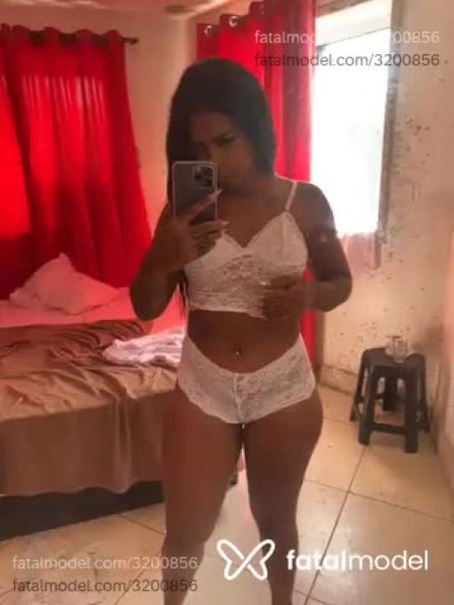 Acompanhante mulher morena (o) de olhos pretos - Allana
