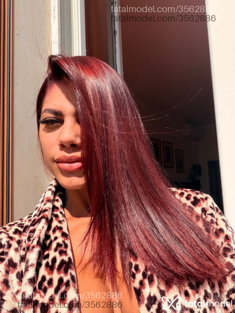 Acompanhante mulher ruiva (o) de olhos castanhos - Viviane Guedes