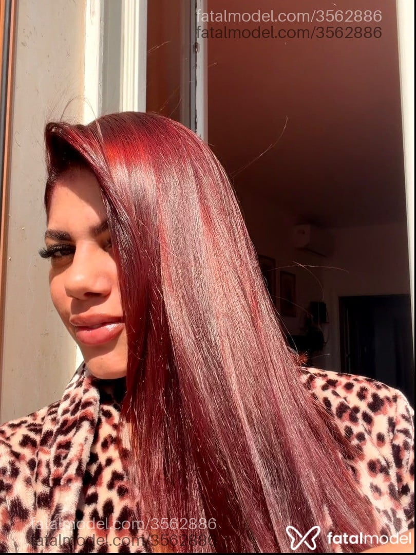 Acompanhante mulher ruiva (o) de olhos castanhos - Viviane Guedes