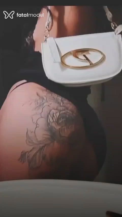 Acompanhante mulher com cabelo castanho de olhos pretos - Japasantos