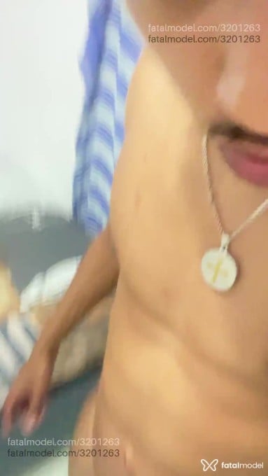 Acompanhante homem morena (o) de olhos castanhos em Curitiba - Champagnepapi