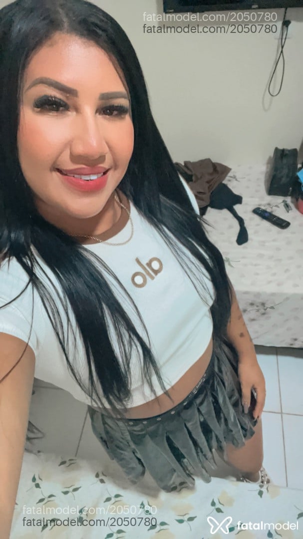Acompanhante mulher morena (o) de olhos pretos - Pathy