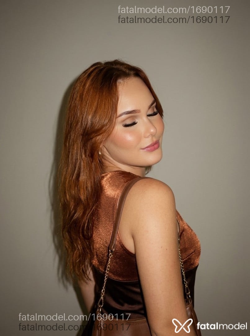 Acompanhante mulher ruiva (o) de olhos verdes - Livia Sarfati