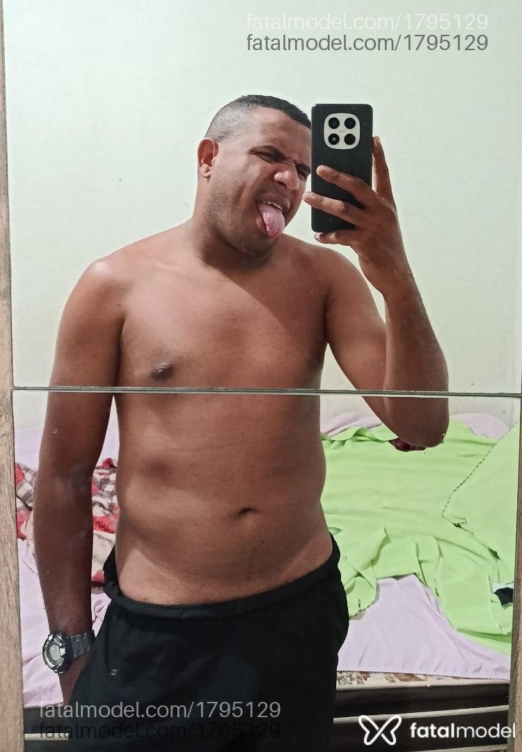 Acompanhante homem morena (o) de olhos pretos - Atila Souza