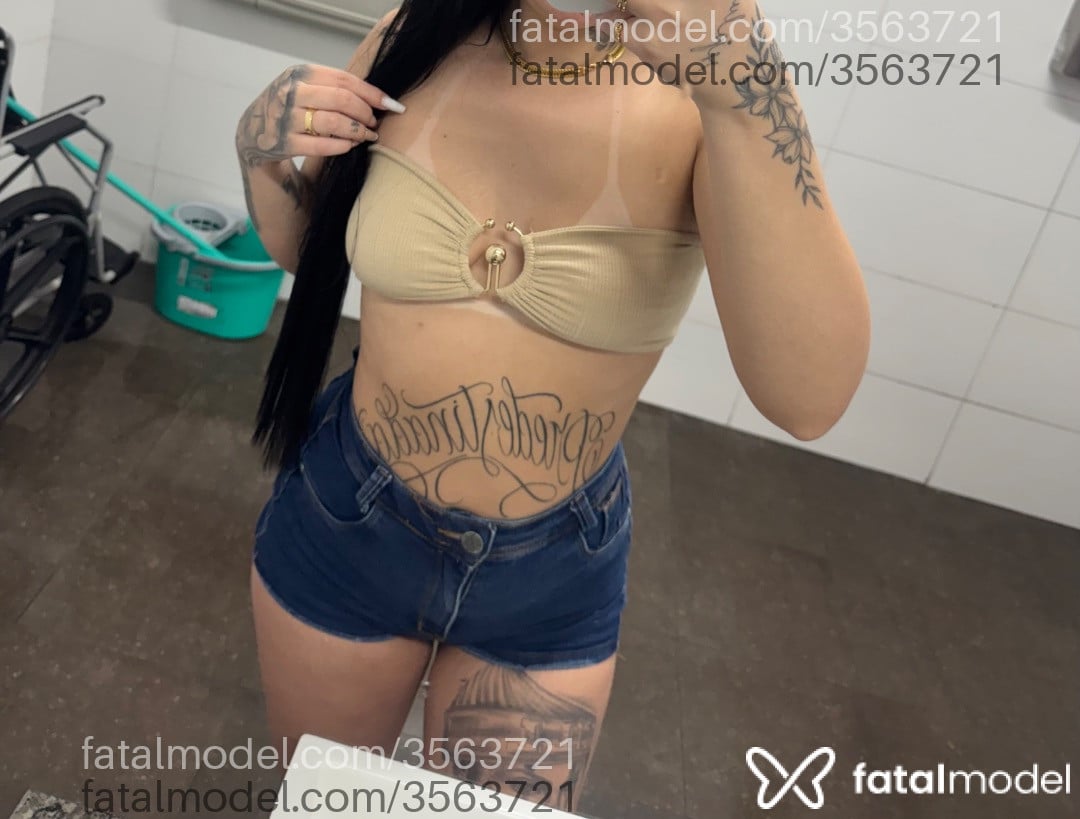 Acompanhante mulher morena (o) de olhos mel - Eduarda Acompanhante mulher morena (o) de olhos mel - Eduarda