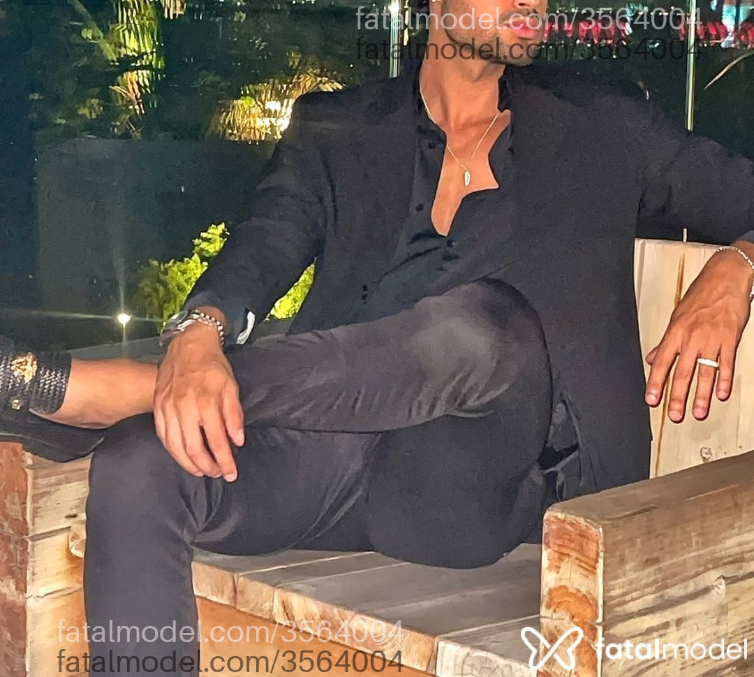 Acompanhante homem morena (o) de olhos castanhos - Bruno
