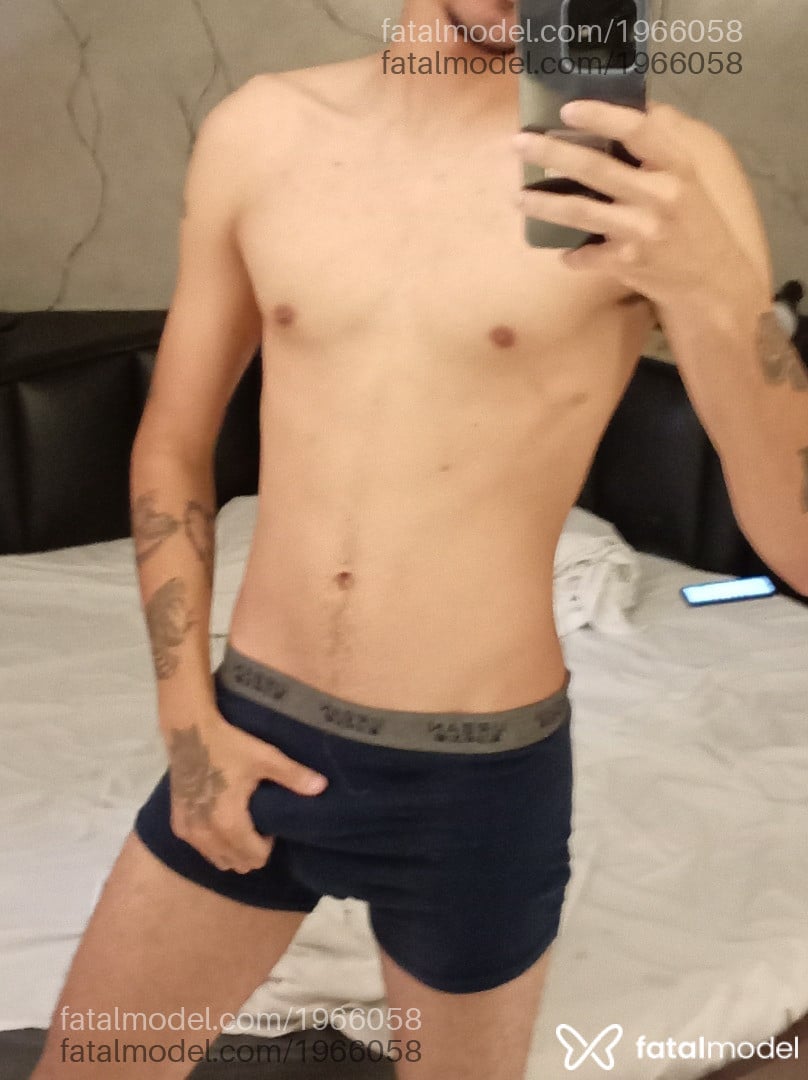 Acompanhante homem com cabelo castanho de olhos castanhos - Safadoperverso