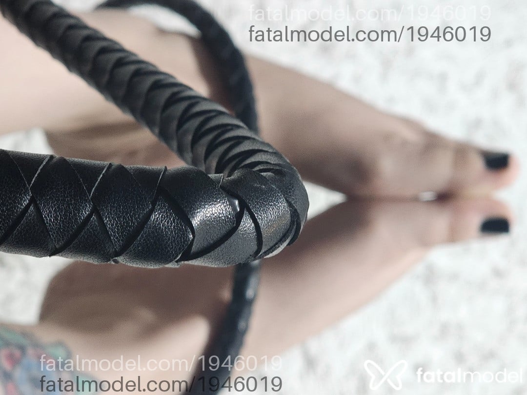 Acompanhante mulher loira (o) de olhos castanhos - Dommetherapy
