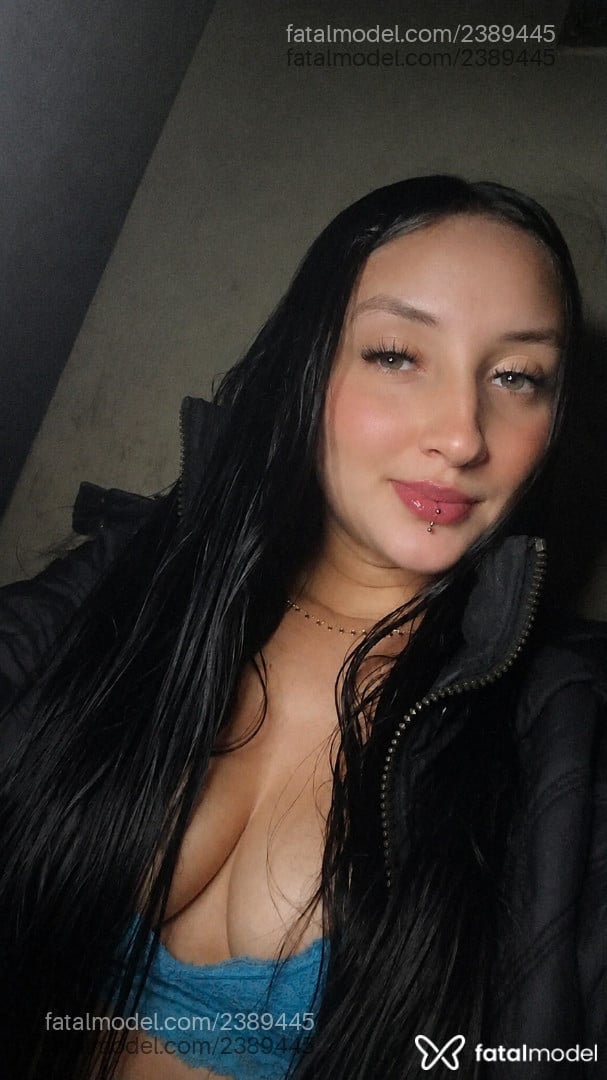 Acompanhante mulher morena (o) de olhos verdes - Tainá