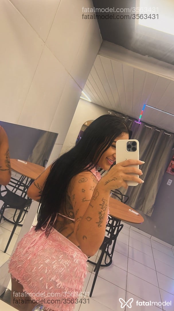 Acompanhante mulher morena (o) de olhos pretos - Karen
