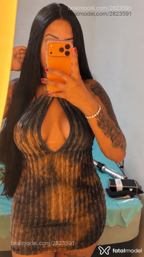 Acompanhante mulher trans morena (o) de olhos pretos - Melissa Angell
