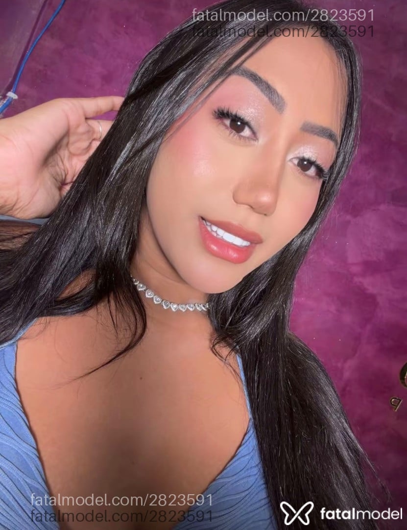 Acompanhante mulher trans morena (o) de olhos pretos - Melissa Angell