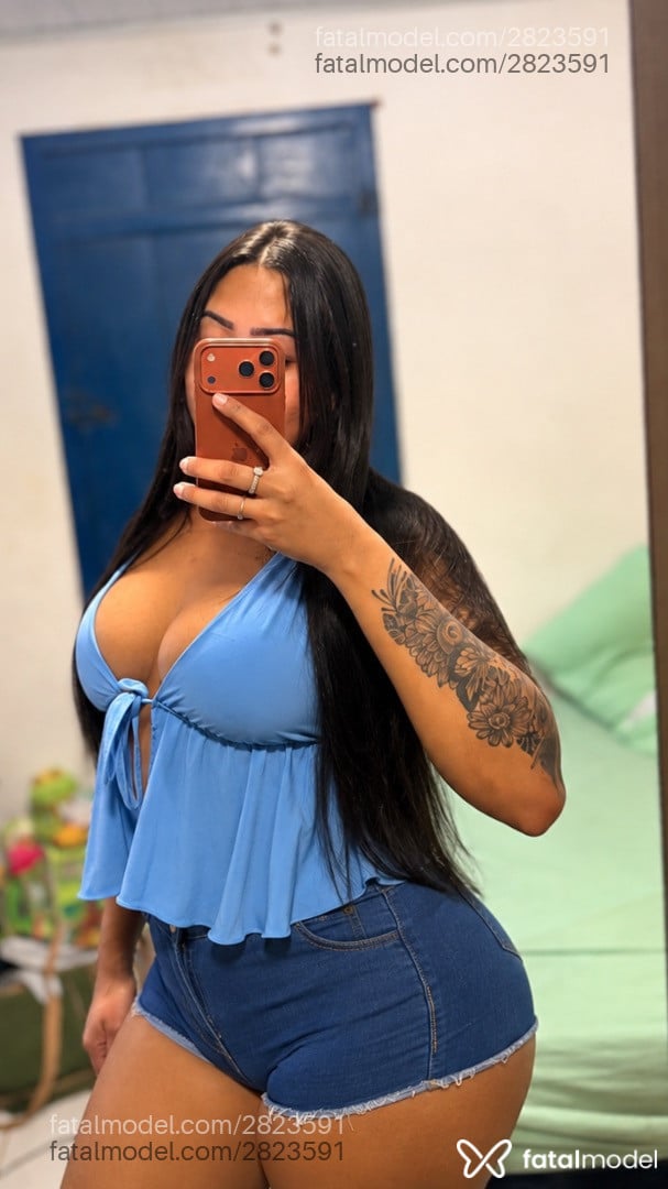 Acompanhante mulher trans morena (o) de olhos pretos - Melissa Angell