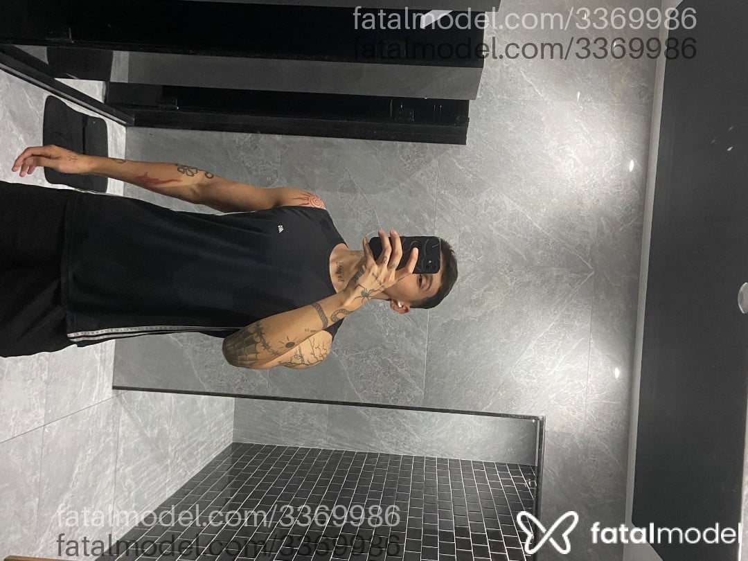 Acompanhante homem com cabelo castanho de olhos pretos - Natanmalhado