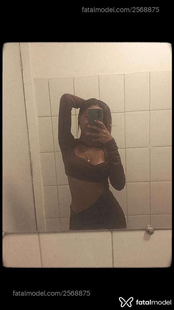 Acompanhante mulher morena (o) de olhos pretos - Erica