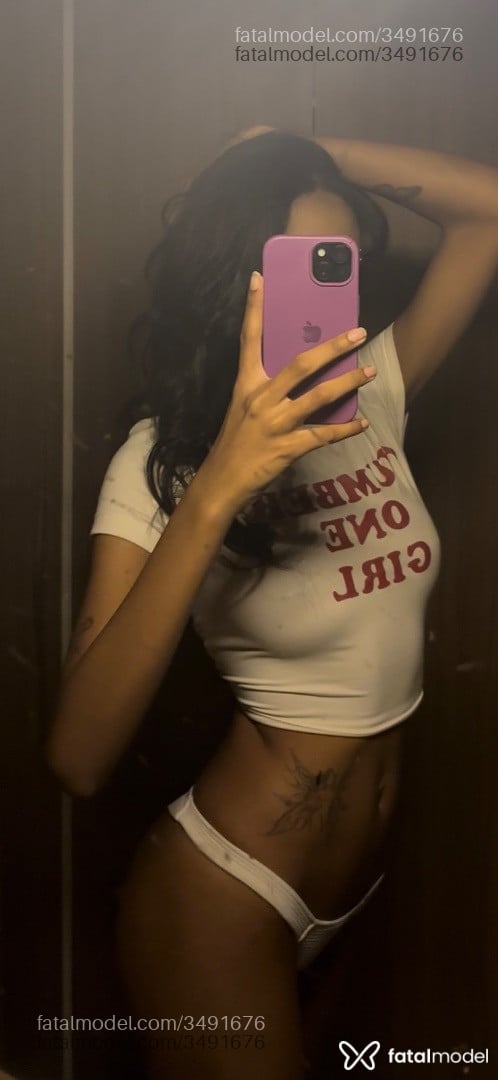 Acompanhante mulher morena (o) de olhos pretos - Furnas
