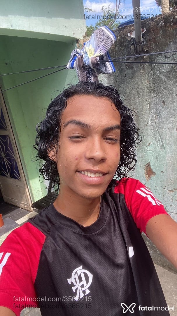 Acompanhante homem morena (o) de olhos castanhos - Yuri Martins
