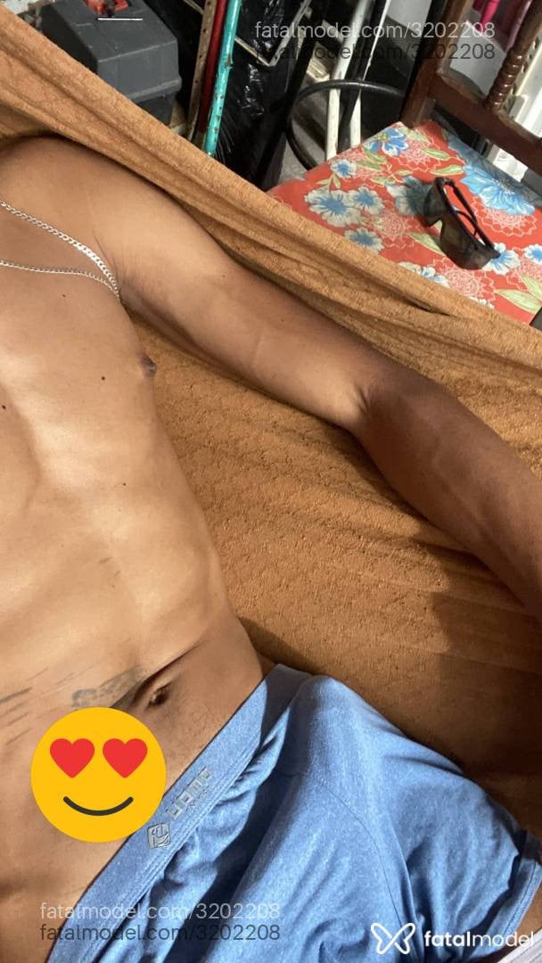 Acompanhante homem morena (o) de olhos castanhos em Goiânia - Morenodelas