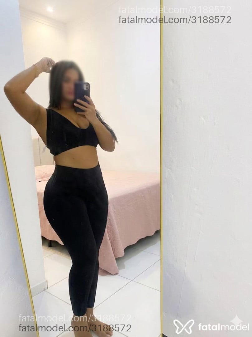 Acompanhante mulher morena (o) de olhos pretos - Mila