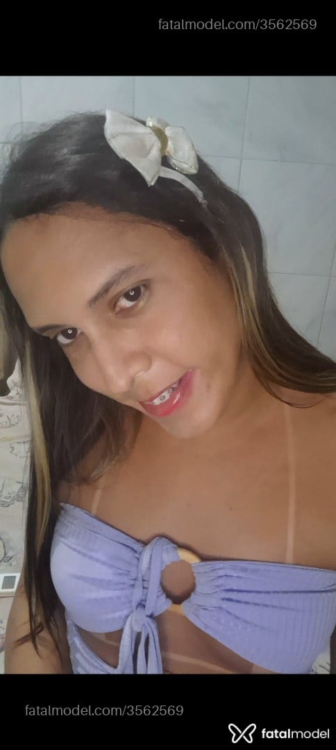Acompanhante mulher trans com cabelo castanho de olhos castanhos - Sabrina Bezerra