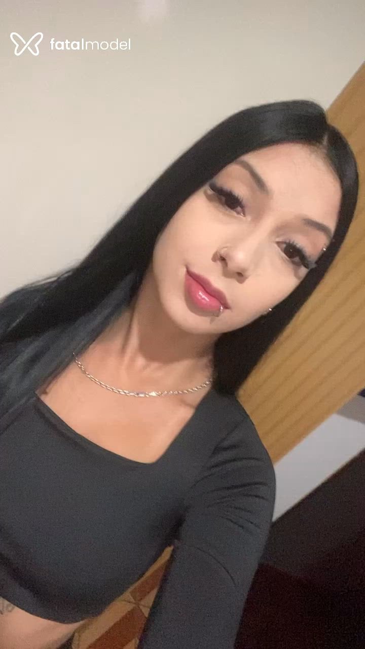 Acompanhante mulher com cabelo castanho de olhos castanhos - Isabela Carvalho