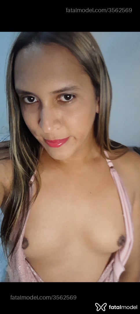 Acompanhante mulher trans com cabelo castanho de olhos castanhos - Sabrina