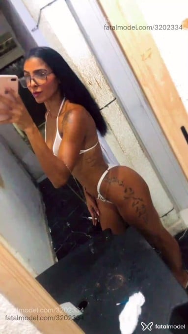 Acompanhante mulher morena (o) de olhos mel em Juiz de Fora - Loreta morena