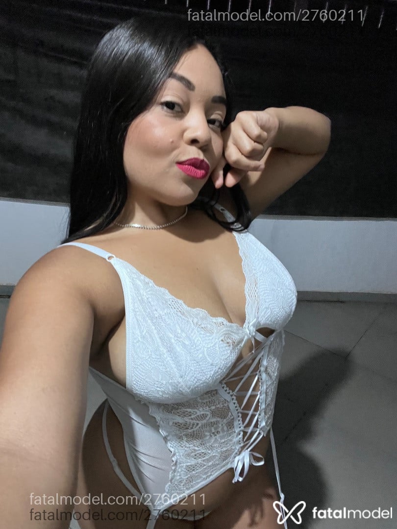 Acompanhante mulher morena (o) de olhos castanhos - Peneloppe Acompanhante mulher morena (o) de olhos castanhos - Peneloppe