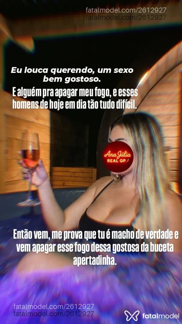 Acompanhante mulher loira (o) de olhos castanhos - Ana Júlia