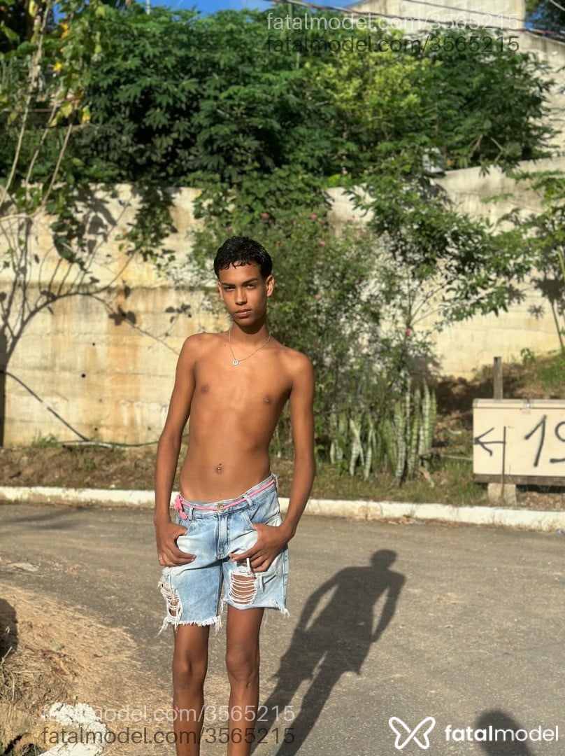 Acompanhante homem morena (o) de olhos castanhos - Yuri Martins
