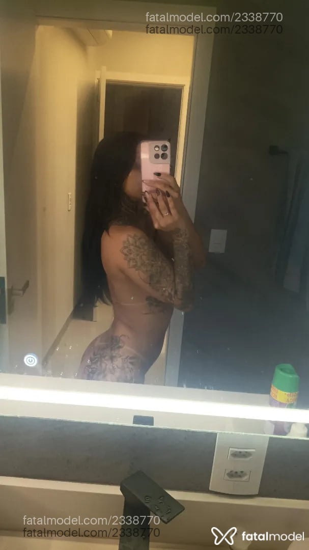 Acompanhante mulher morena (o) de olhos castanhos - Pequenagostosinha
