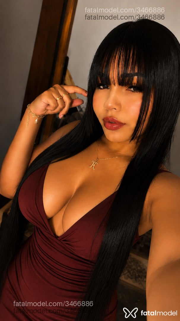 Acompanhante mulher morena (o) de olhos pretos - Larissa Ribeiro