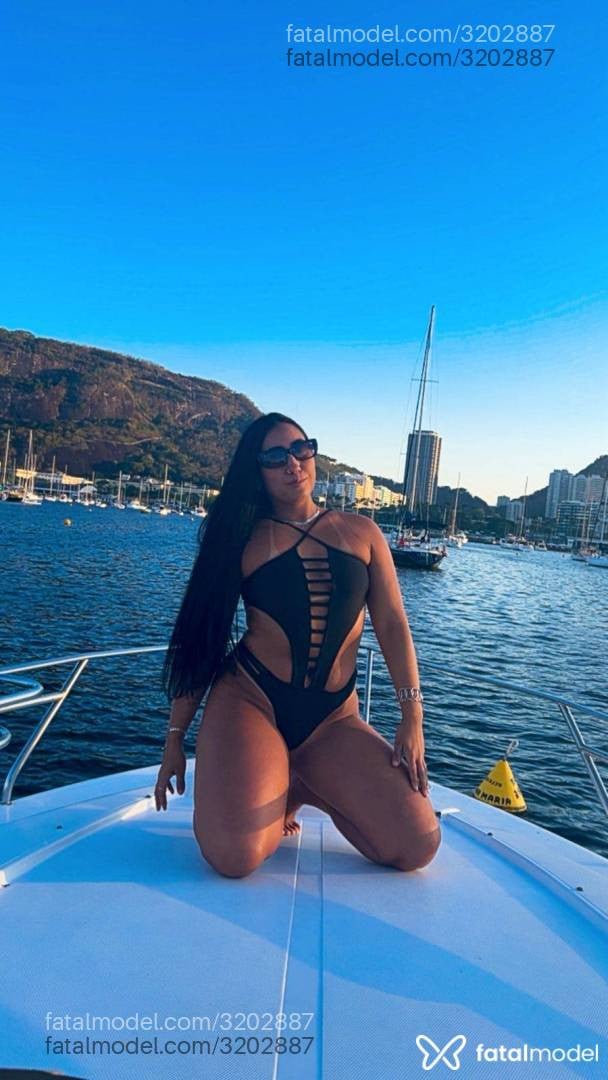 Acompanhante mulher morena (o) de olhos pretos em Petrópolis - Viviane