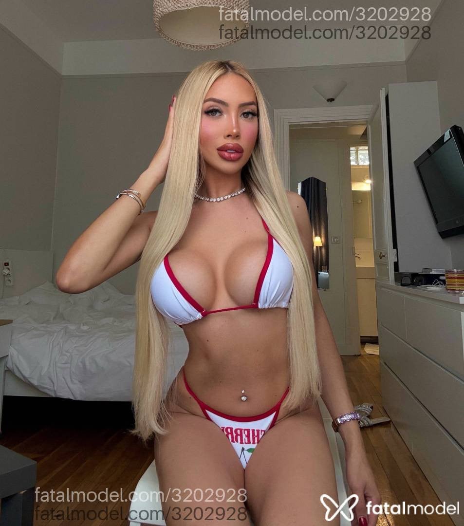 Acompanhante mulher trans loira (o) de olhos mel - Marcella Luz