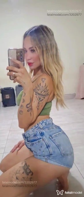 Acompanhante mulher loira (o) de olhos castanhos em Goiânia Acompanhante mulher loira (o) de olhos castanhos em Goiânia - Thay