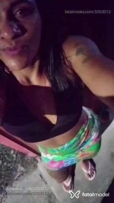 Acompanhante mulher morena (o) de olhos pretos - Bebel Acompanhante mulher morena (o) de olhos pretos - Bebel