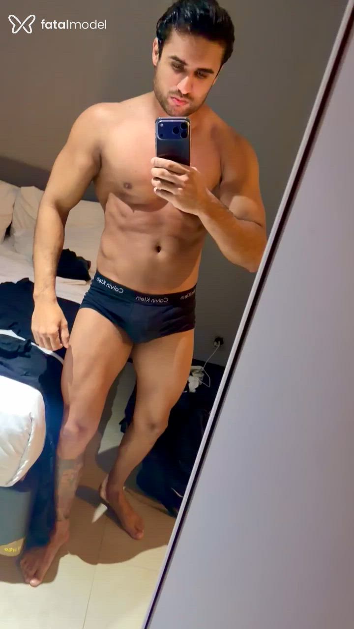 Acompanhante homem com cabelo castanho de olhos verdes - Aleff