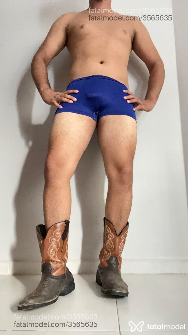 Acompanhante homem morena (o) de olhos castanhos - Cowbo