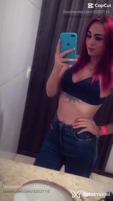 Acompanhante mulher ruiva (o) de olhos castanhos em Santa Helena de Goiás - Yasmin