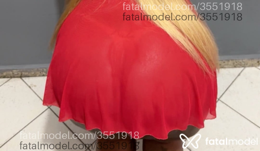Acompanhante mulher loira (o) de olhos castanhos - Bruna Angel