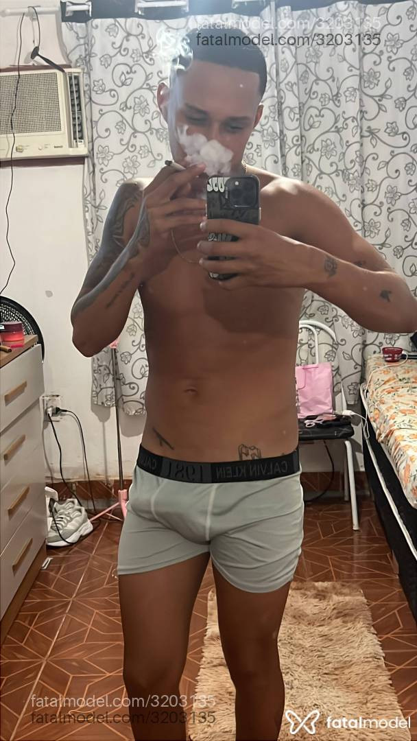Acompanhante homem morena (o) de olhos pretos em Virtual - Guilherme