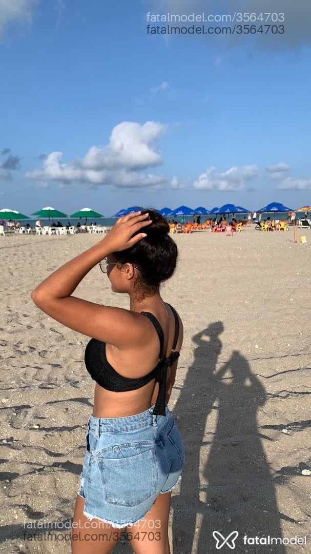 Acompanhante mulher morena (o) de olhos mel - Anna Catarine