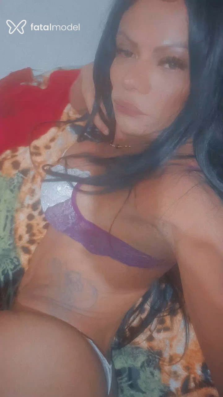 Acompanhante travesti com cabelo castanho de olhos verdes - MICHELLY LEMOS
